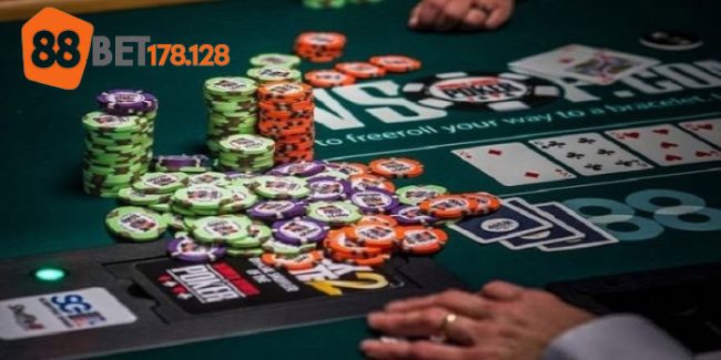 Cách tính tiền thưởng khi cược All In Poker 